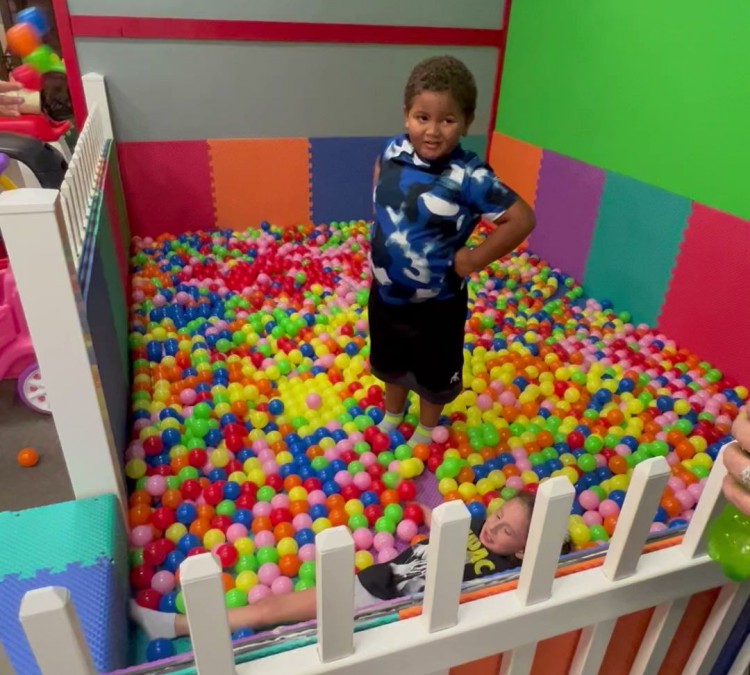 lollipops-indoor-playground-party-place-photo